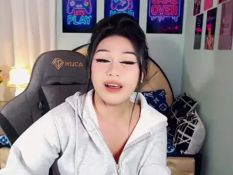 SexxyTsLoverr Show Webcam