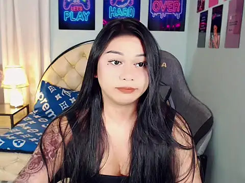 SexxyTsLoverr Adlı Modelin Web Kamerası Şovu