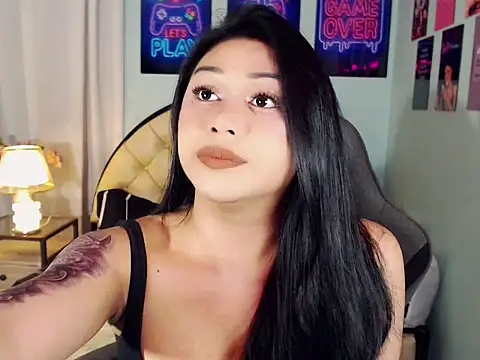 SexxyTsLoverr – webcam-show