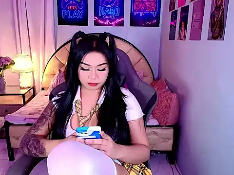 SexxyTsLoverr: διαδικτυακό σόου στην κάμερα