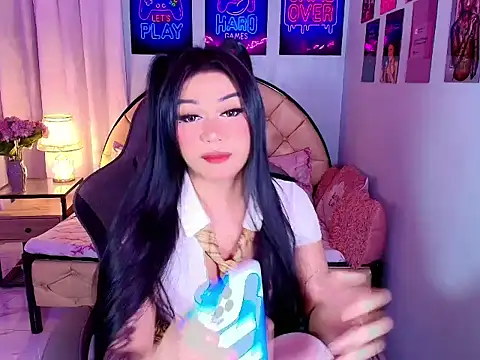 SexxyTsLoverr 网络视讯表演