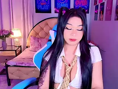 SexxyTsLoverr's Live Sex Cam Show