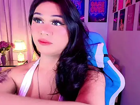 SexxyTsLoverr: διαδικτυακό σόου στην κάμερα