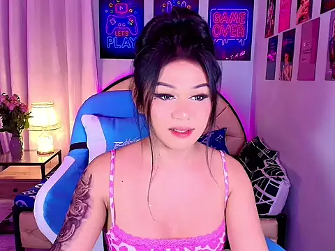 SexxyTsLoverrのウェブカメラショー