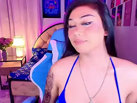 Webkamerová show SexxyTsLoverr