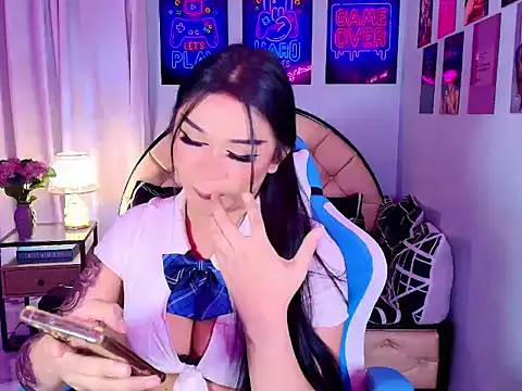 SexxyTsLoverr webcam show
