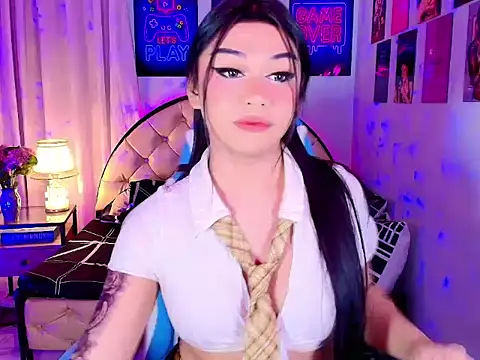 SexxyTsLoverrのウェブカメラショー