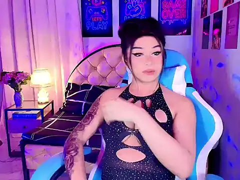 Pokazy przed kamerką – SexxyTsLoverr