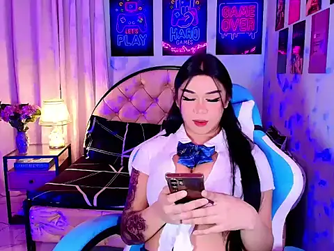 SexxyTsLoverrのウェブカメラショー