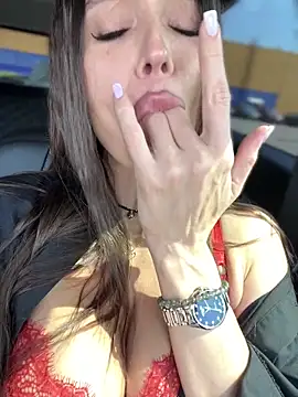 Emma_Catt Adlı Modelin Canlı XXX Sohbeti