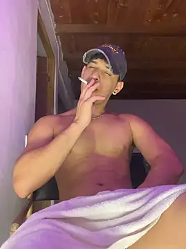 Roronoa__Zoro: διαδικτυακό σόου στην κάμερα
