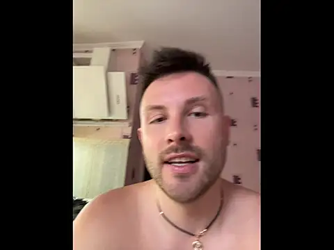 Show modela MartinBrandon na web-kameri