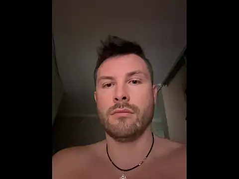 Show modela MartinBrandon na web-kameri