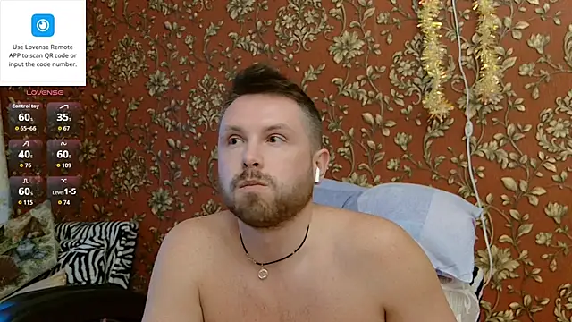 Show modela MartinBrandon na web-kameri