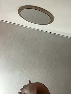 Chat soba uživo modela Juli____News