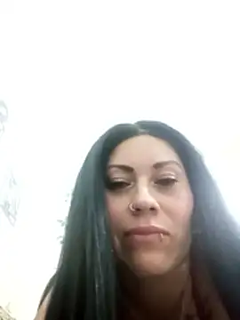 Tania_mature Show in webcam