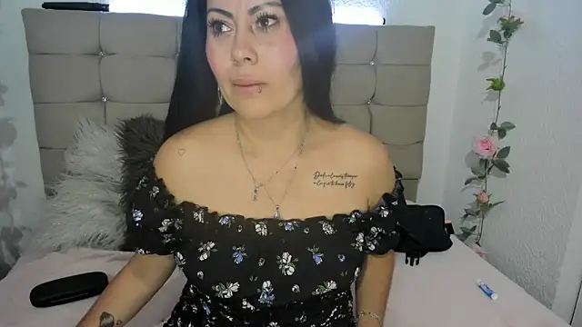 Tania_mature Chat XXX in diretta