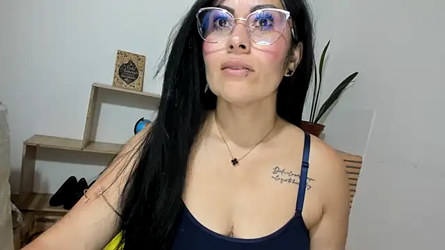 Tania_mature Chat XXX in diretta