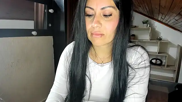 XXX chat uživo modela Tania_mature