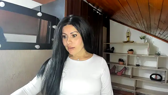 Tania_mature Chat XXX in diretta