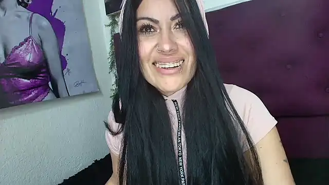 Chat +18 de Tania_mature ao vivo