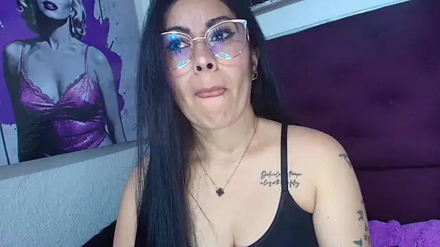 Tania_mature Chat XXX in diretta