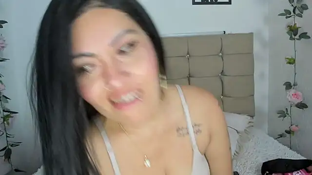 Chat +18 de Tania_mature ao vivo