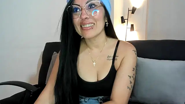 Chat +18 de Tania_mature ao vivo