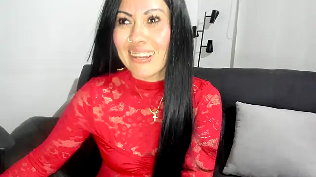 Tania_mature élő XXX-chatje