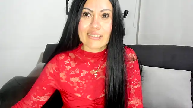 Tania_mature élő XXX-chatje