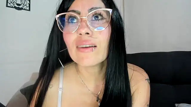 Tania_mature live XXX chat