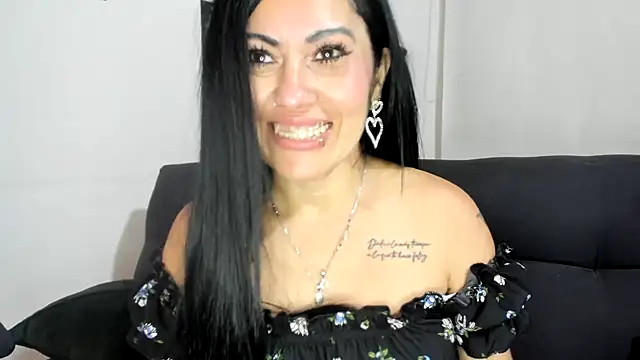 Tania_mature Adlı Modelin Canlı XXX Sohbeti