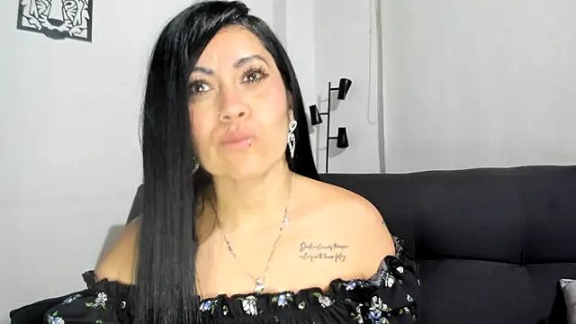 Tania_mature Chat XXX live