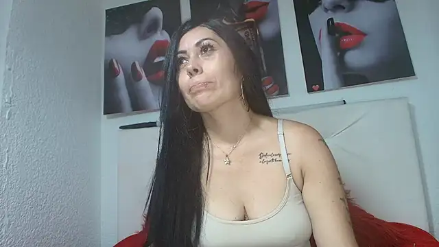 Tania_mature 即時 XXX 聊天