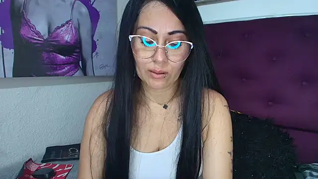 Chat +18 de Tania_mature ao vivo