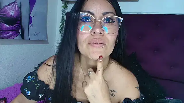 Tania_mature Chat XXX in diretta