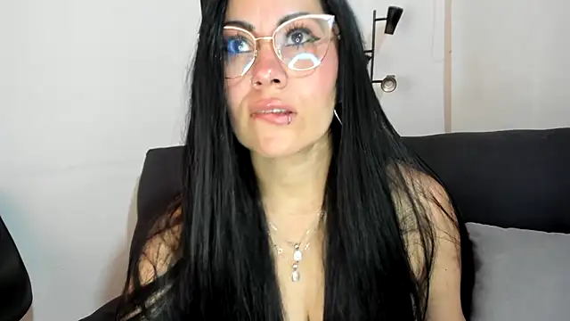 دردشة Tania_mature الجنسية المباشرة