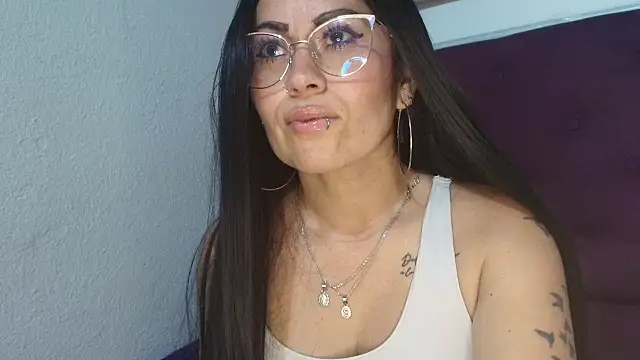 Chat +18 de Tania_mature ao vivo