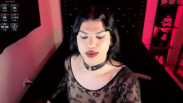 MiaTenebra Show in webcam