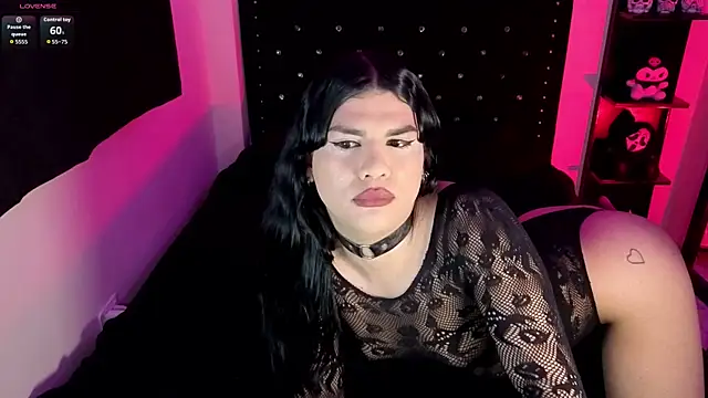 MiaTenebra 在線直播表演