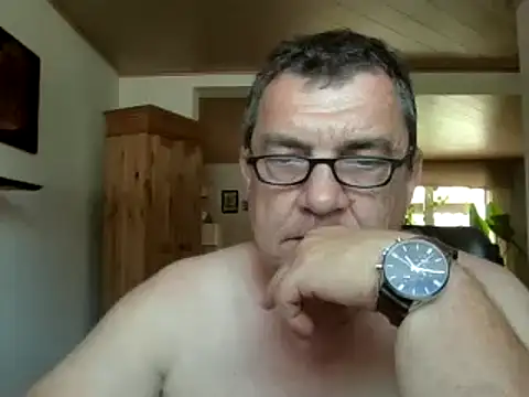 Nobbie444 网络视讯表演