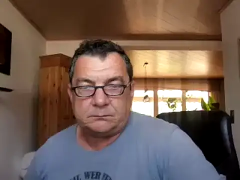 Nobbie444 网络视讯表演