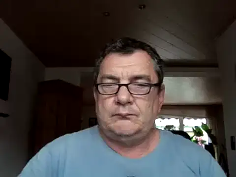 Nobbie444 在線直播表演