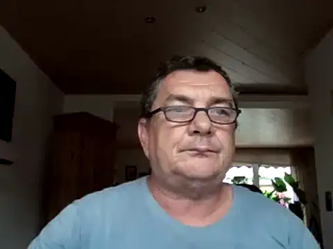 Nobbie444 在線直播表演