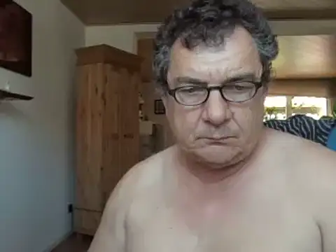 Nobbie444 网络视讯表演