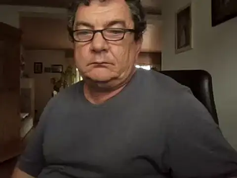 Nobbie444 网络视讯表演