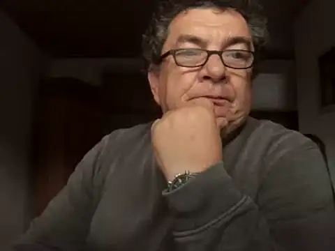 Nobbie444: διαδικτυακό σόου στην κάμερα