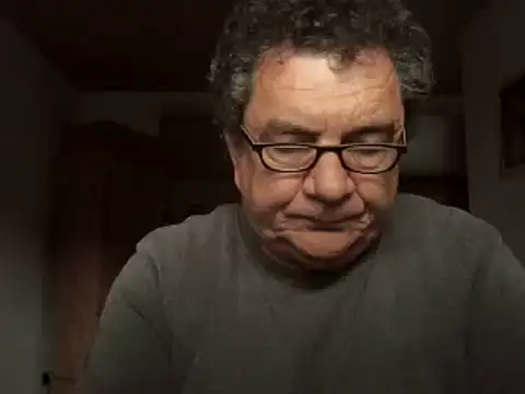Nobbie444: διαδικτυακό σόου στην κάμερα