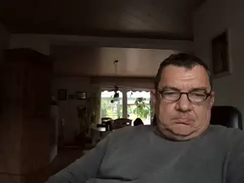 Pokazy przed kamerką – Nobbie444