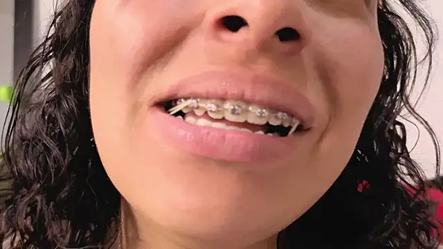Iam_Issaa_ Adlı Modelin Canlı XXX Sohbeti